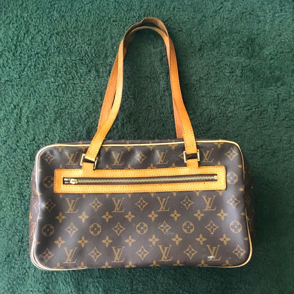 🟤Woman’s Vintage LV Square Damaged Bag *FIRM PRICED*